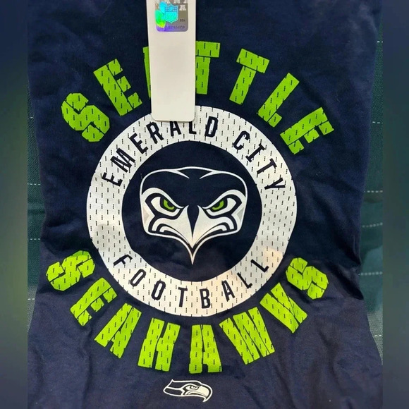 NFL Team Apparel, Seattle Seahawks Adult Small T-Shirt. Size S Short Sleeve - Picture 6 of 6